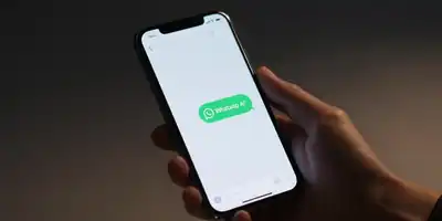 A Revolução dos Chatbots: Como a IA Transformou o WhatsApp no Novo Hub Digital do Brasil