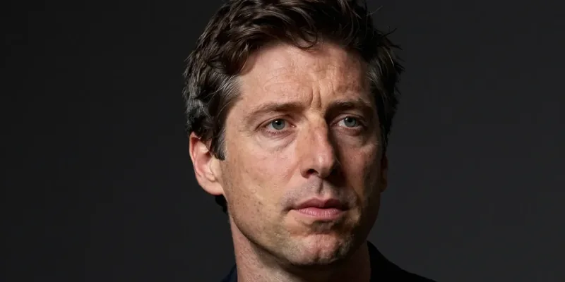 O desafio da governança: Sam Altman discute uso de IA pelo Pentágono